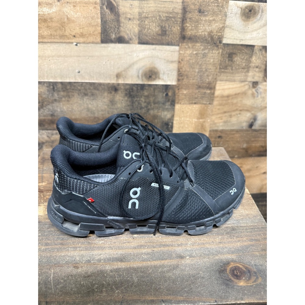On Cloudflyer Waterproof Black Running Shoes Womens 8 Stability Sneakers - Picture 3 of 6
